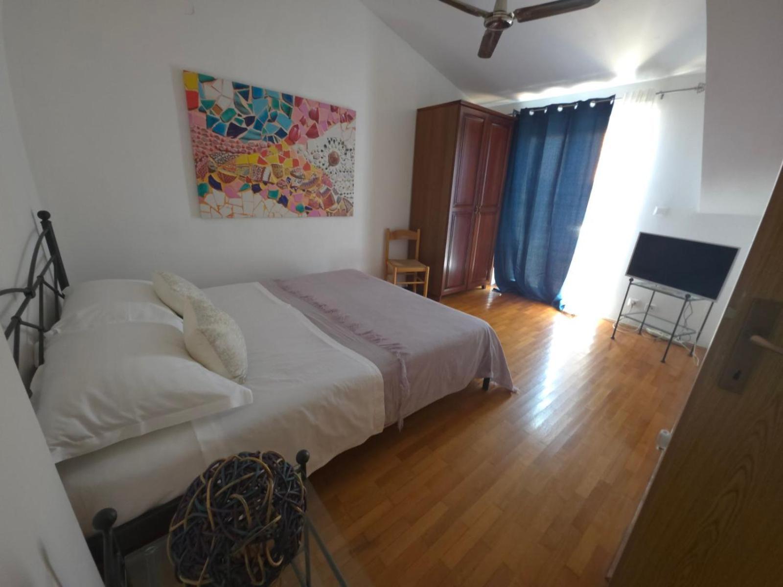 Apartment Sandra Hvar *